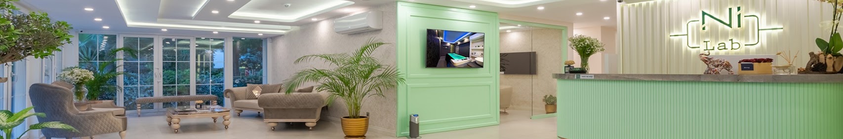 Nİ Beauty Lab resepsiyon ve lobi alanı panoramik görünüm